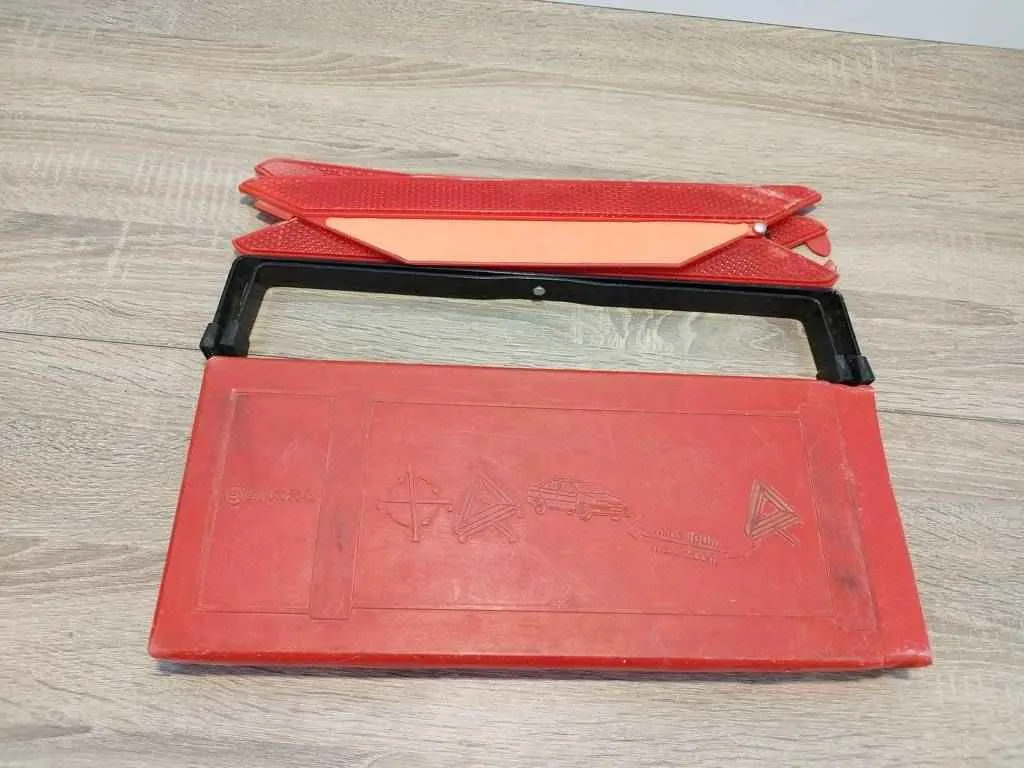 TRIÁNGULO EMERGENCIAS PARA COCHE - Imagen 4