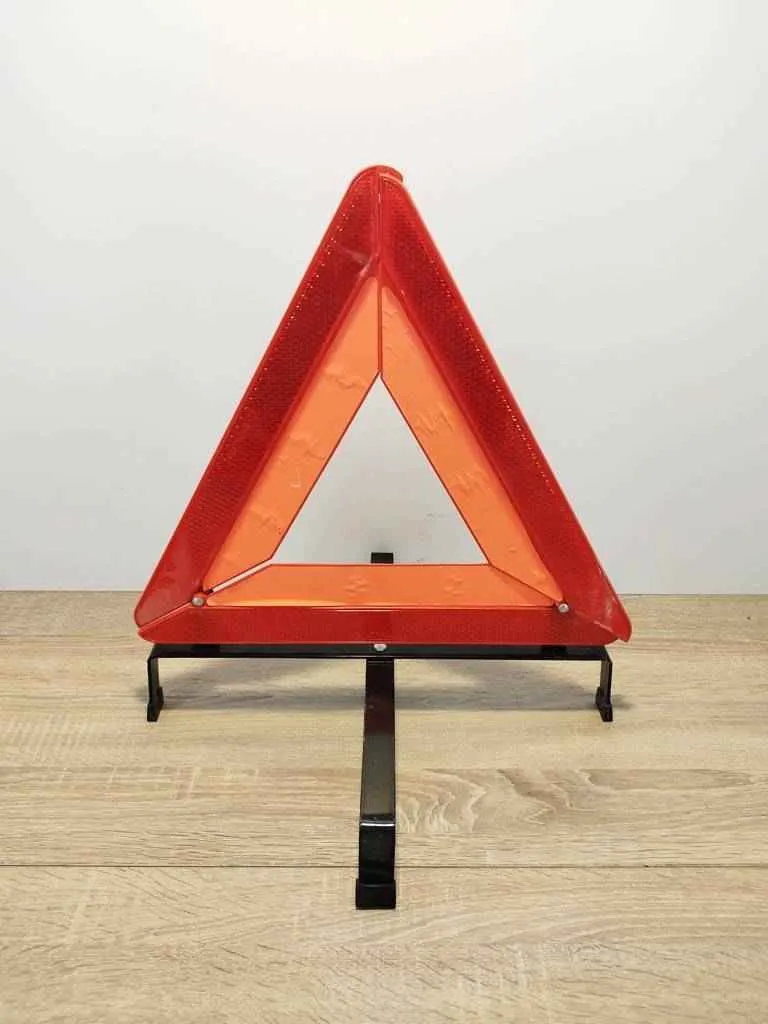 TRIÁNGULO EMERGENCIAS PARA COCHE - Imagen 2
