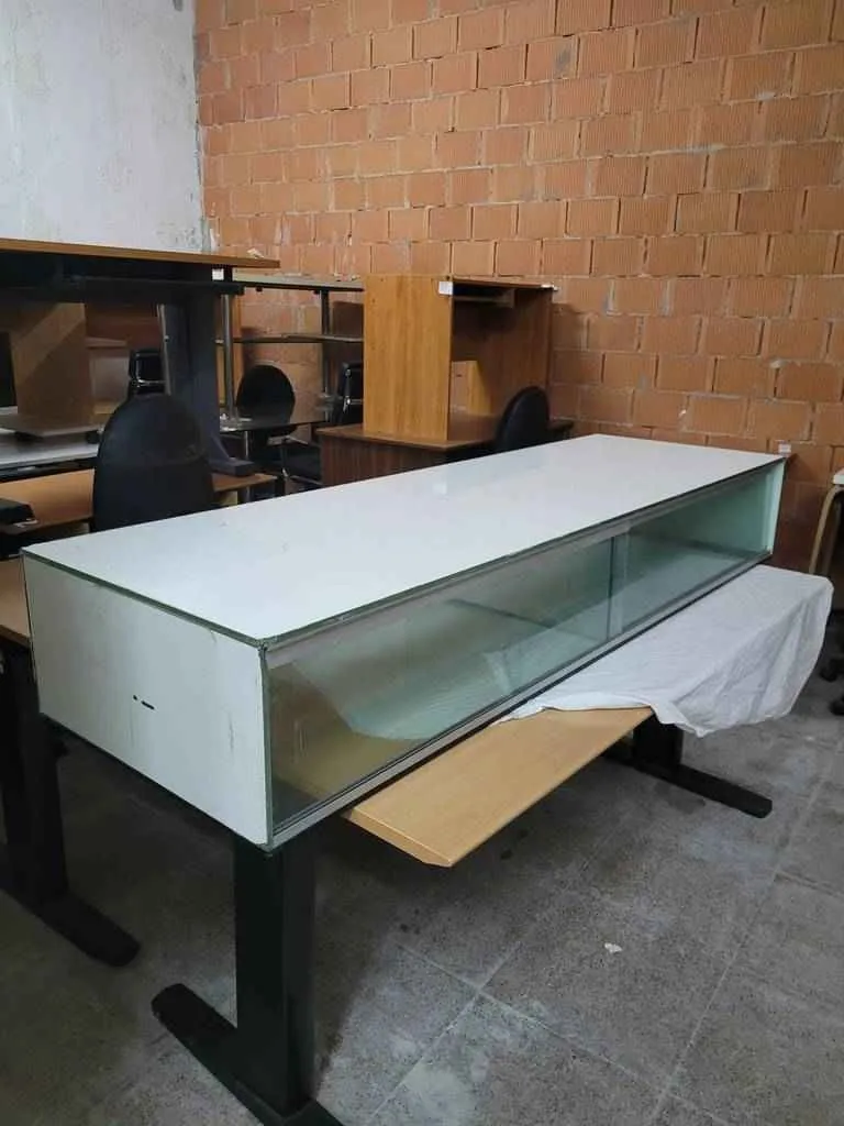 EXPOSITOR DE CRISTAL HORIZONTAL - Imagen 8