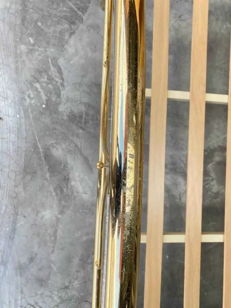 CAMA DE MATRIMONIO DORADA - Imagen 6