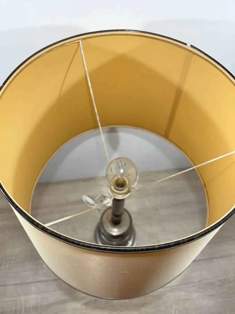 LÁMPARA DE MESITA CLÁSICA - Imagen 4