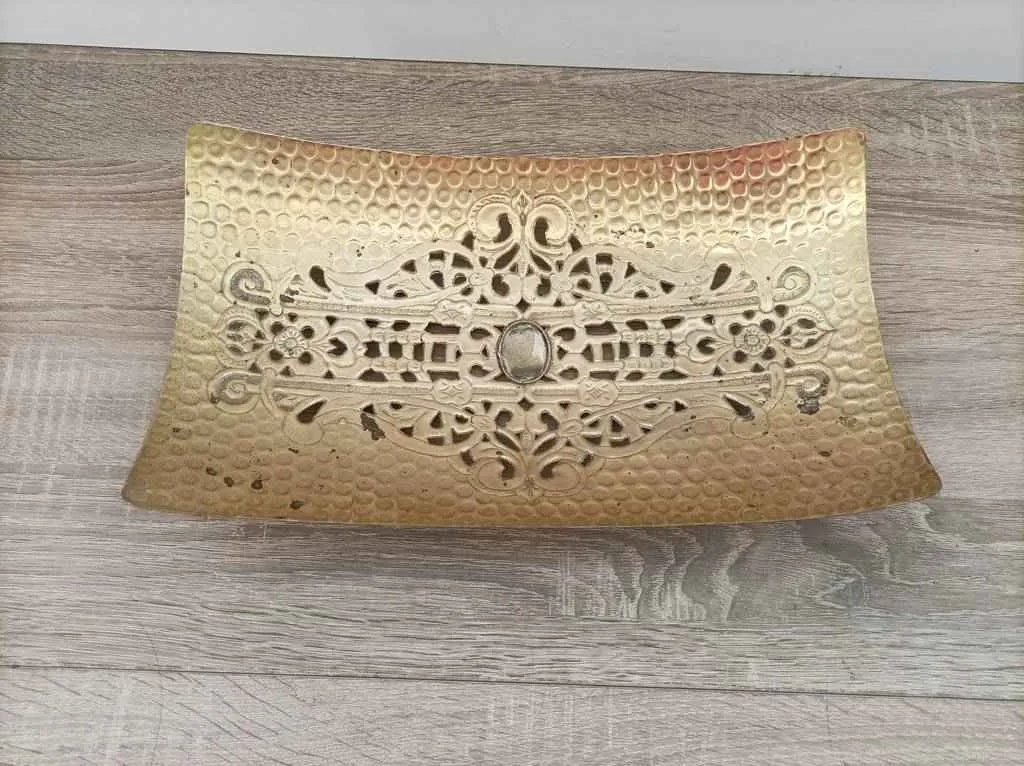 BANDEJA DE METAL DORADA - Imagen 2