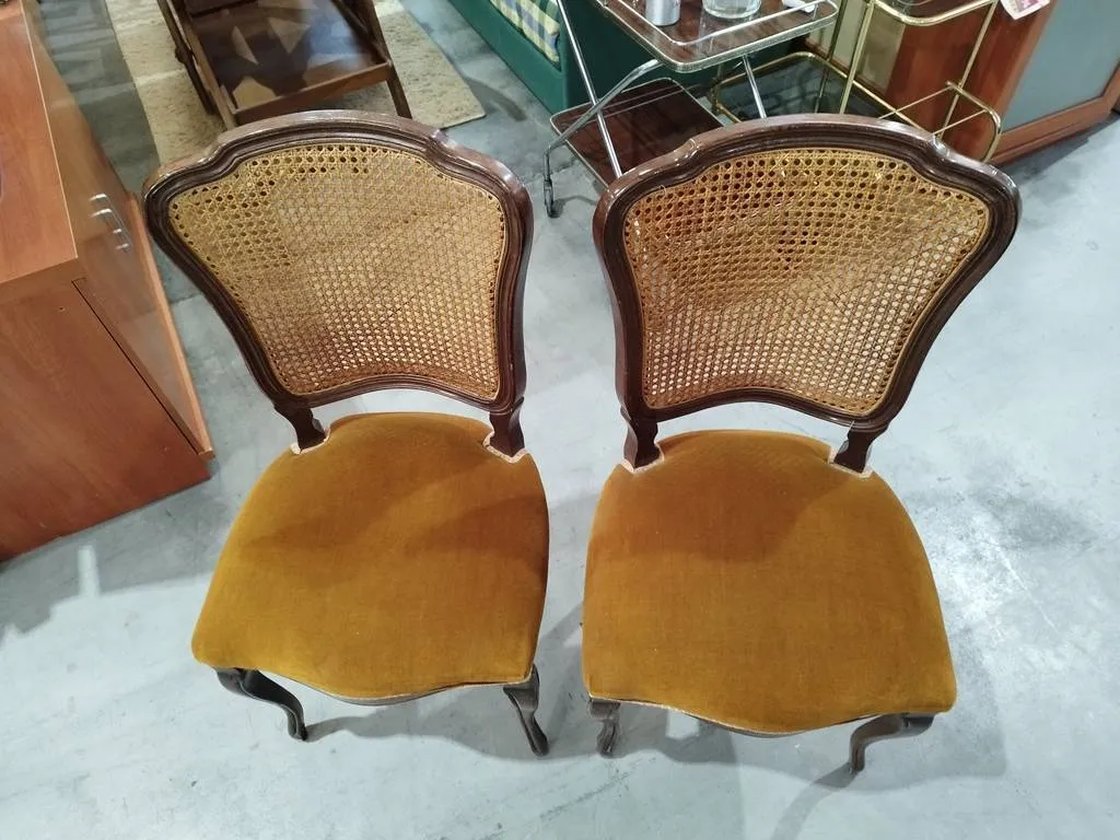 2 SILLAS CLÁSICAS - Imagen 4